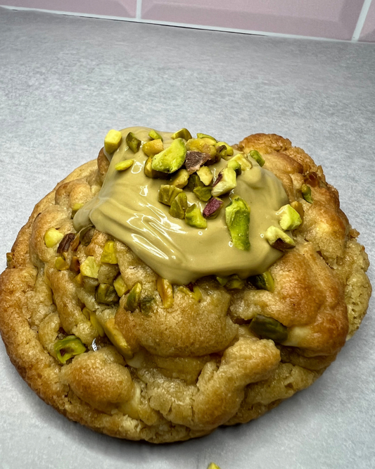 Pistachio White Stuffed Cookie