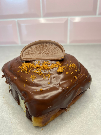 Terry’s Chocolate Orange Cinnamon Roll - Box of 4